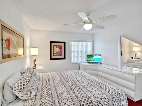 298 Burgundy G Delray Beach FL 33484