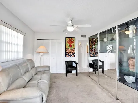 298 Burgundy G Delray Beach FL 33484