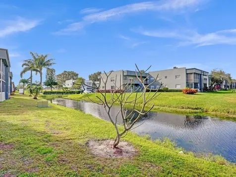 298 Burgundy G Delray Beach FL 33484