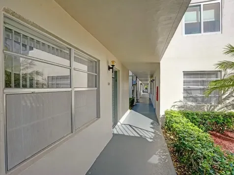 298 Burgundy G Delray Beach FL 33484