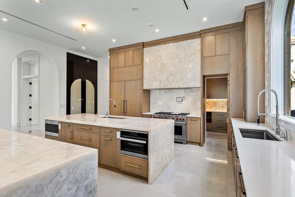 2002 NW 4th Avenue Delray Beach FL 33444