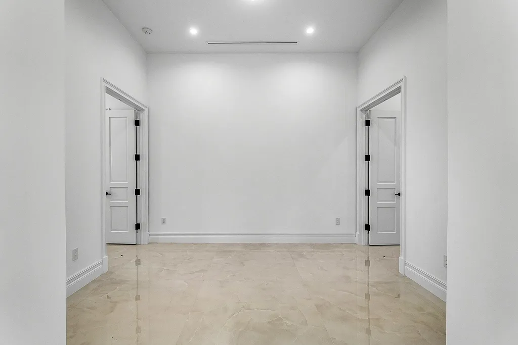 2002 NW 4th Avenue Delray Beach FL 33444