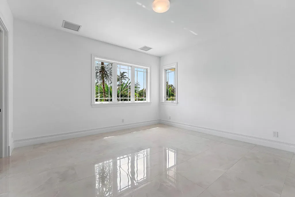 2002 NW 4th Avenue Delray Beach FL 33444