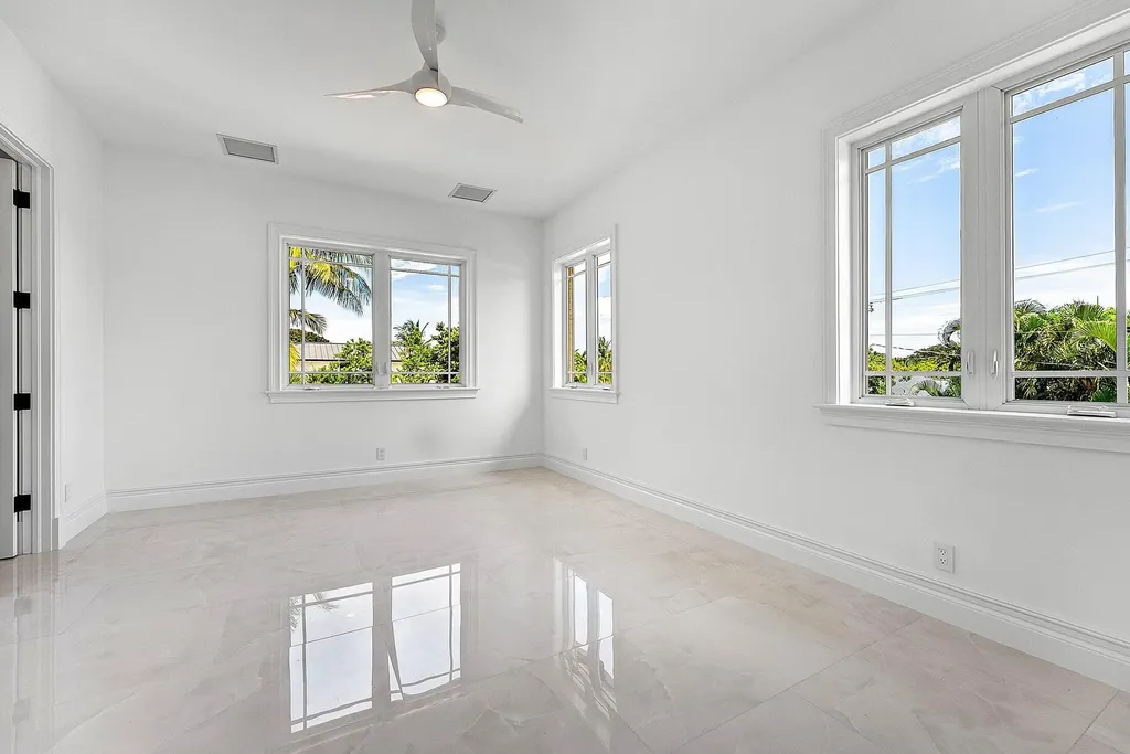2002 NW 4th Avenue Delray Beach FL 33444