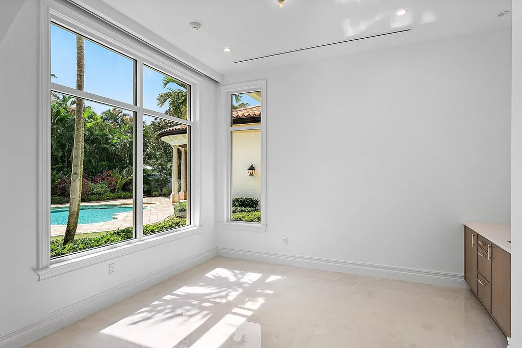2002 NW 4th Avenue Delray Beach FL 33444