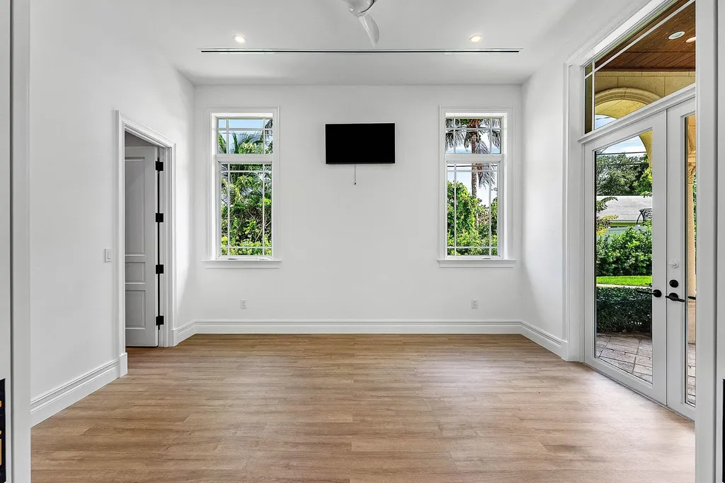 2002 NW 4th Avenue Delray Beach FL 33444