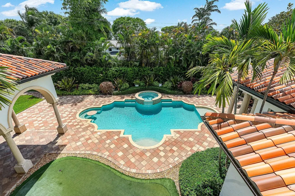 2002 NW 4th Avenue Delray Beach FL 33444