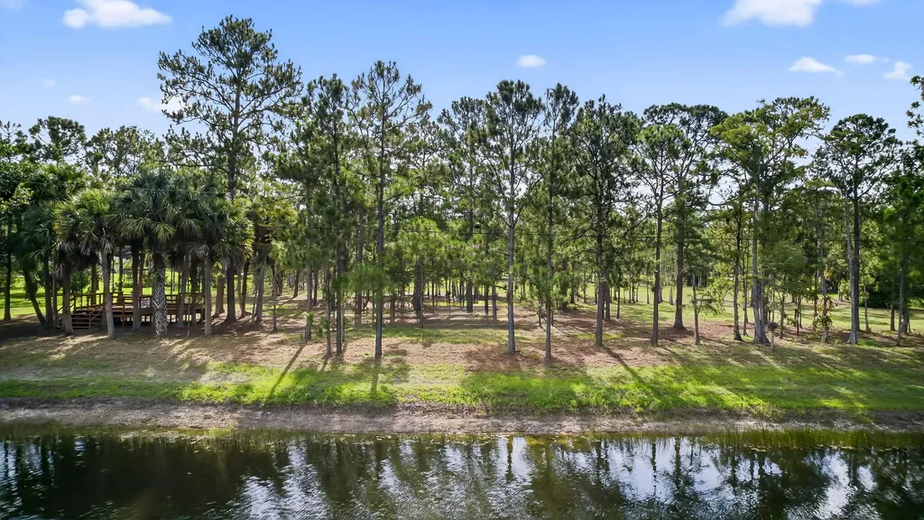 2795 Doe Trail Loxahatchee FL 33470