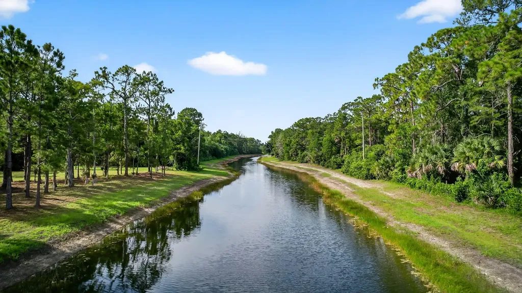 2795 Doe Trail Loxahatchee FL 33470