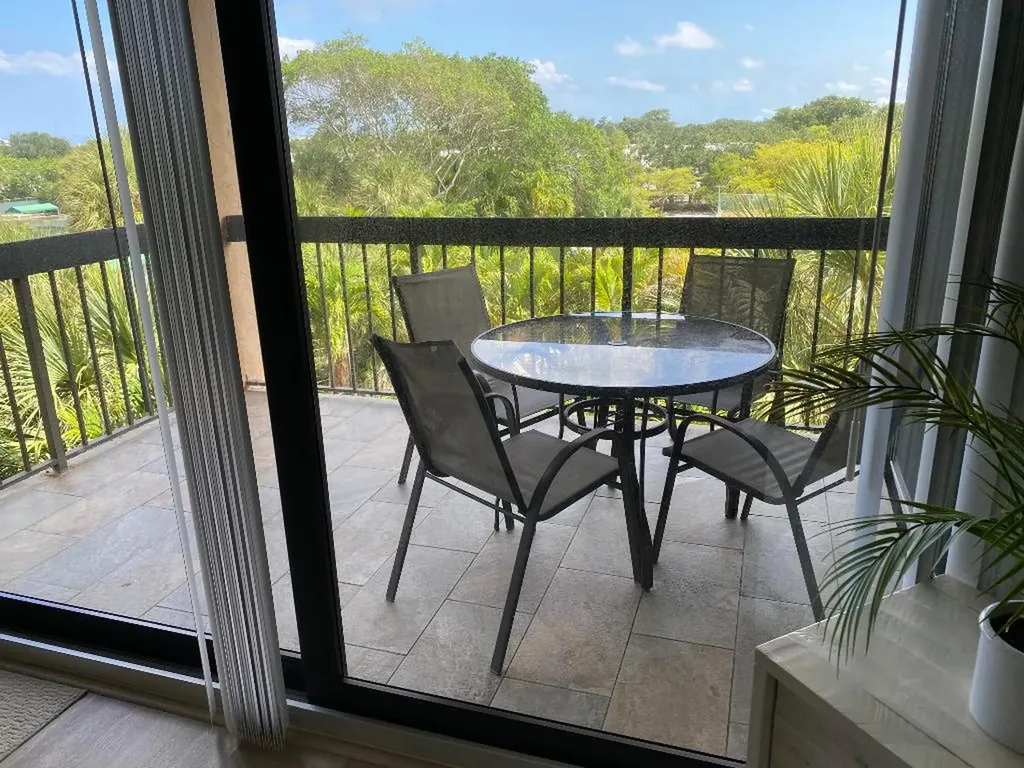 600 Egret Circle Delray Beach FL 33444