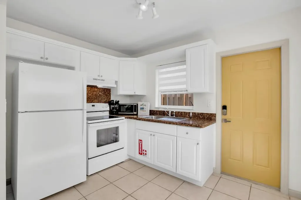 1850 SW 24th Street Fort Lauderdale FL 33315
