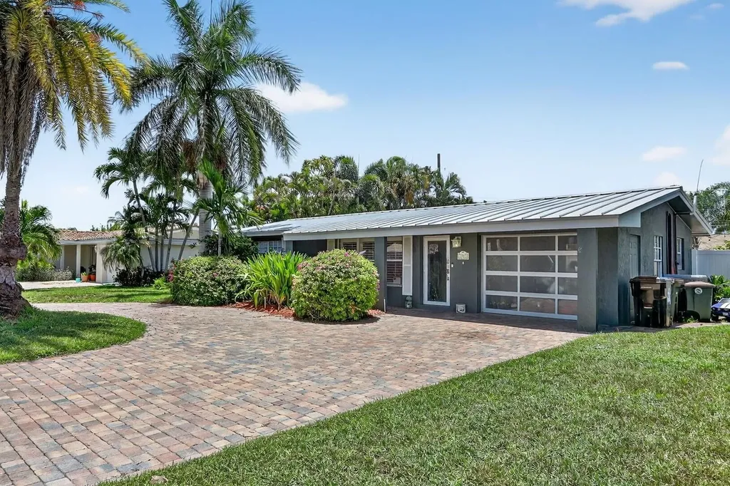 1960 NE 31st Street Lighthouse Point FL 33064