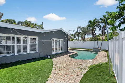 1960 NE 31st Street Lighthouse Point FL 33064