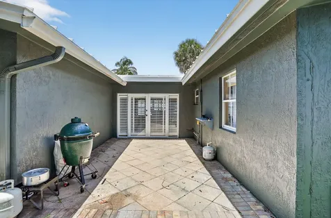 1960 NE 31st Street Lighthouse Point FL 33064