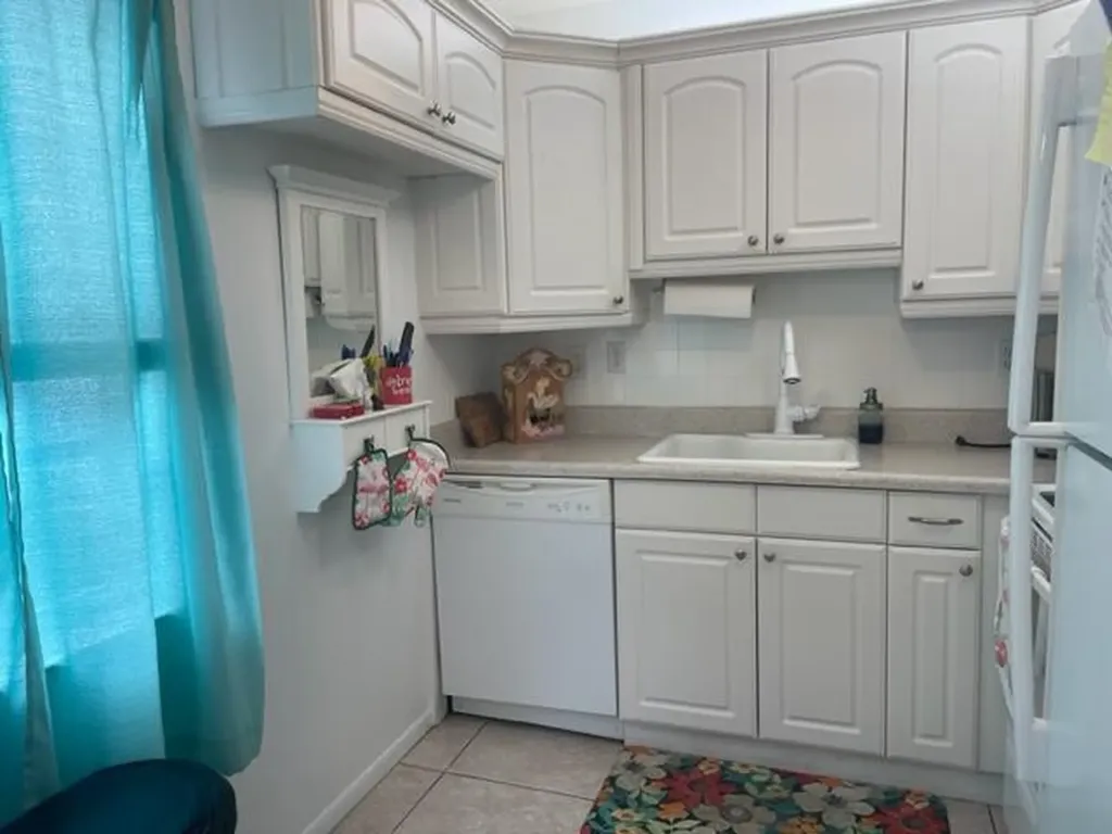 137 Flanders C Delray Beach FL 33484