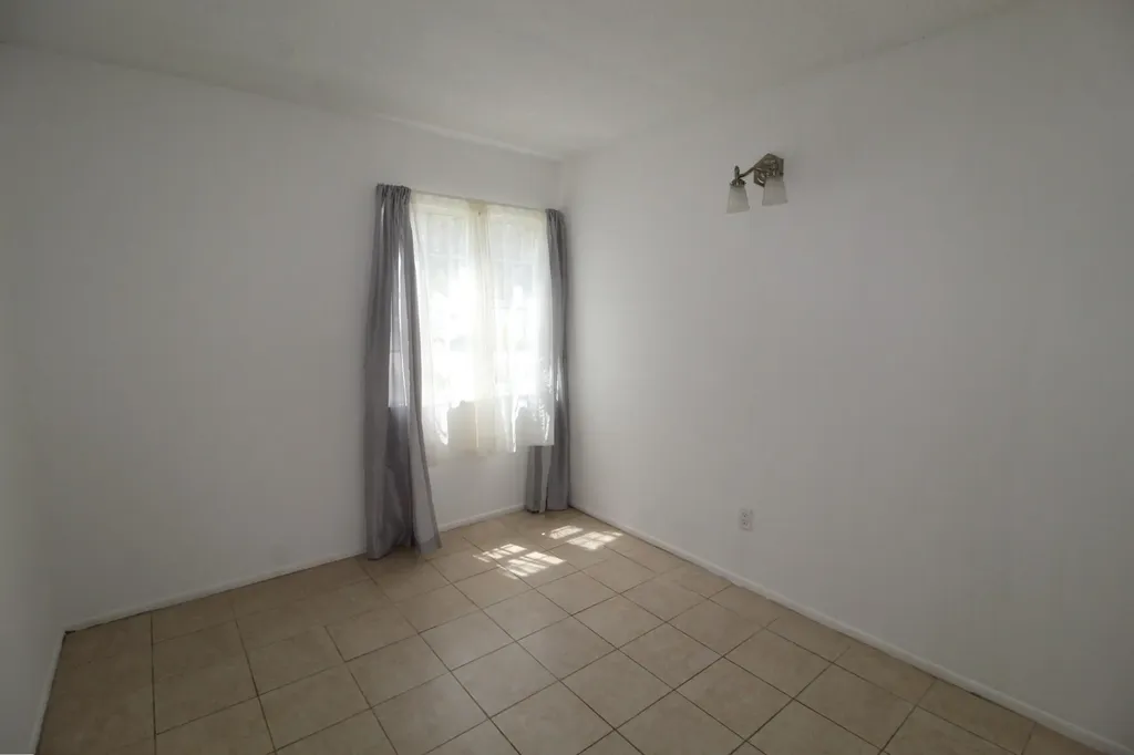 2022 SE West Dunbrooke Circle SE Port St Lucie FL 34952