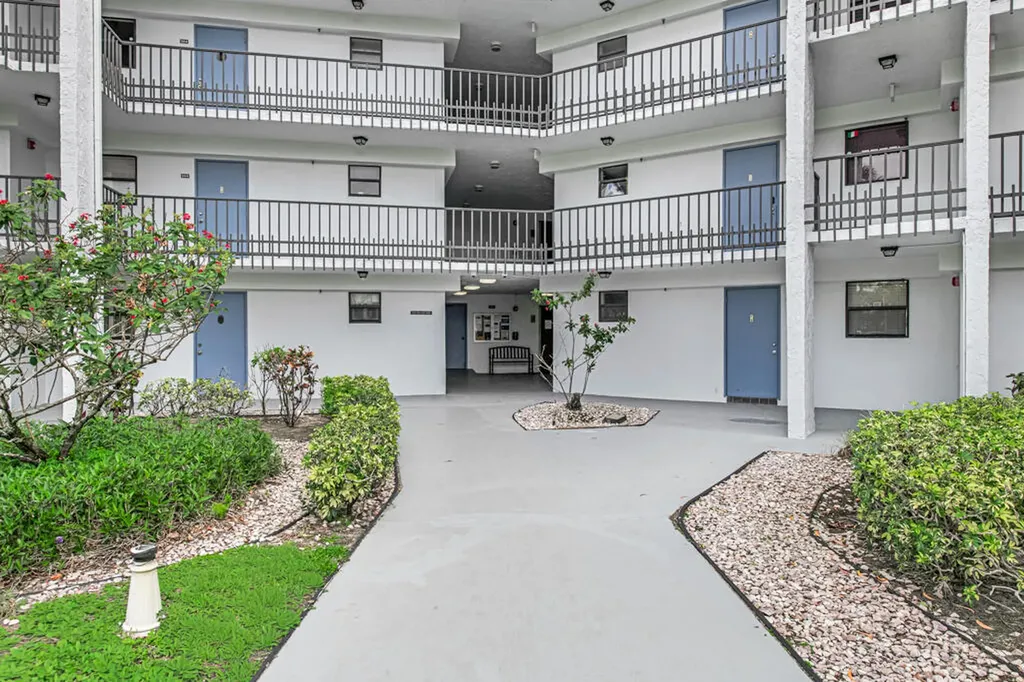 4640 Lucerne Lakes Boulevard Lake Worth FL 33467