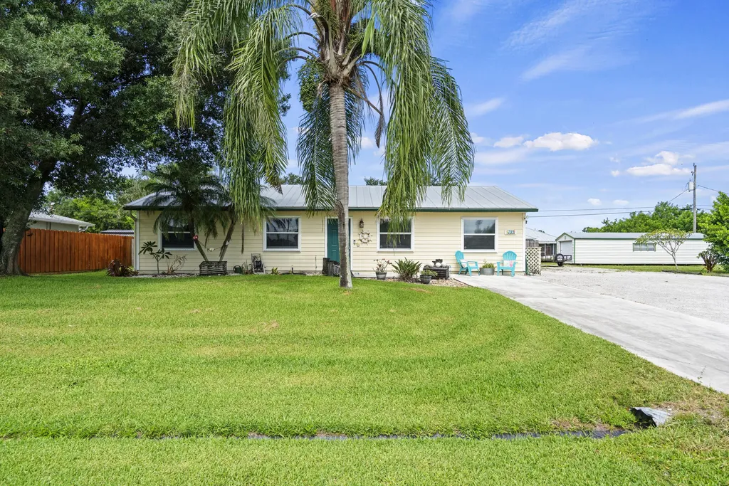 416 SW Bradshaw Circle Port St Lucie FL 34953