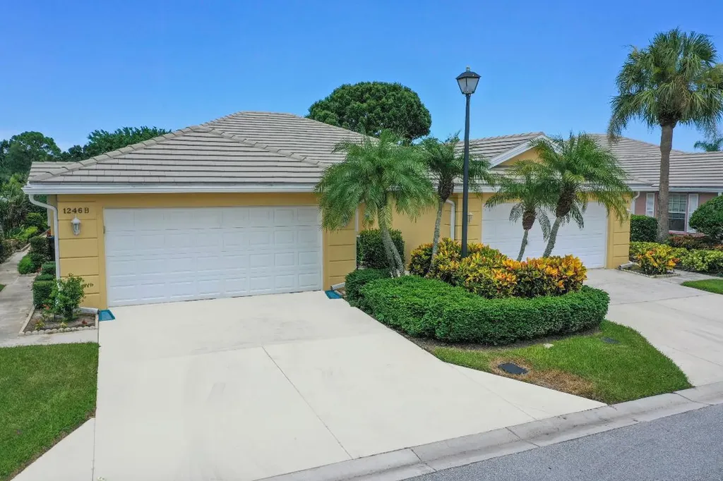 1246 NW Bentley Circle Port St Lucie FL 34986