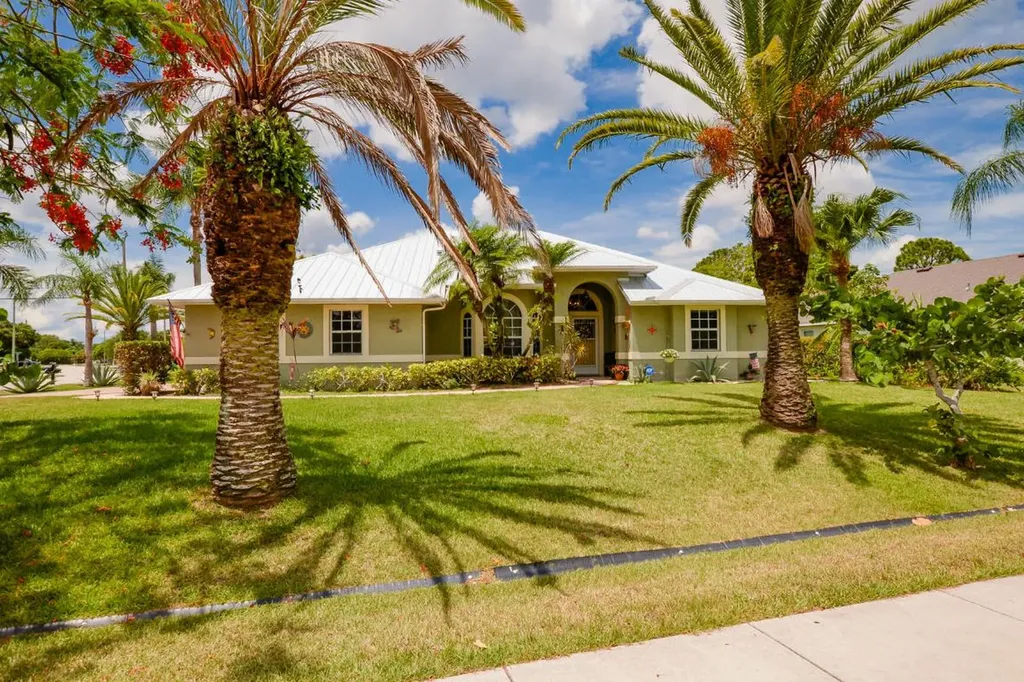 6902 NW Jorgensen Road Port St Lucie FL 34983