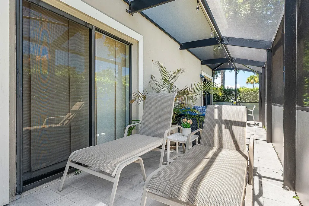 18 Westgate Lane Boynton Beach FL 33436