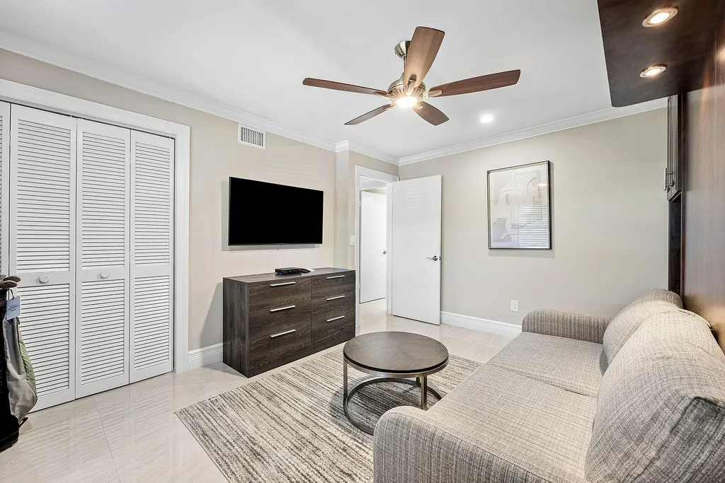 18 Westgate Lane Boynton Beach FL 33436
