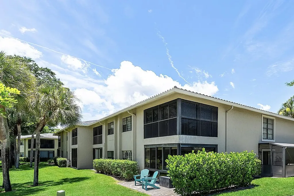 18 Westgate Lane Boynton Beach FL 33436