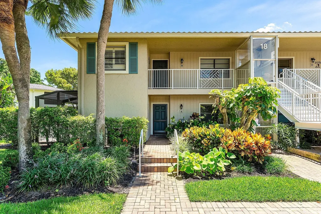 18 Westgate Lane Boynton Beach FL 33436