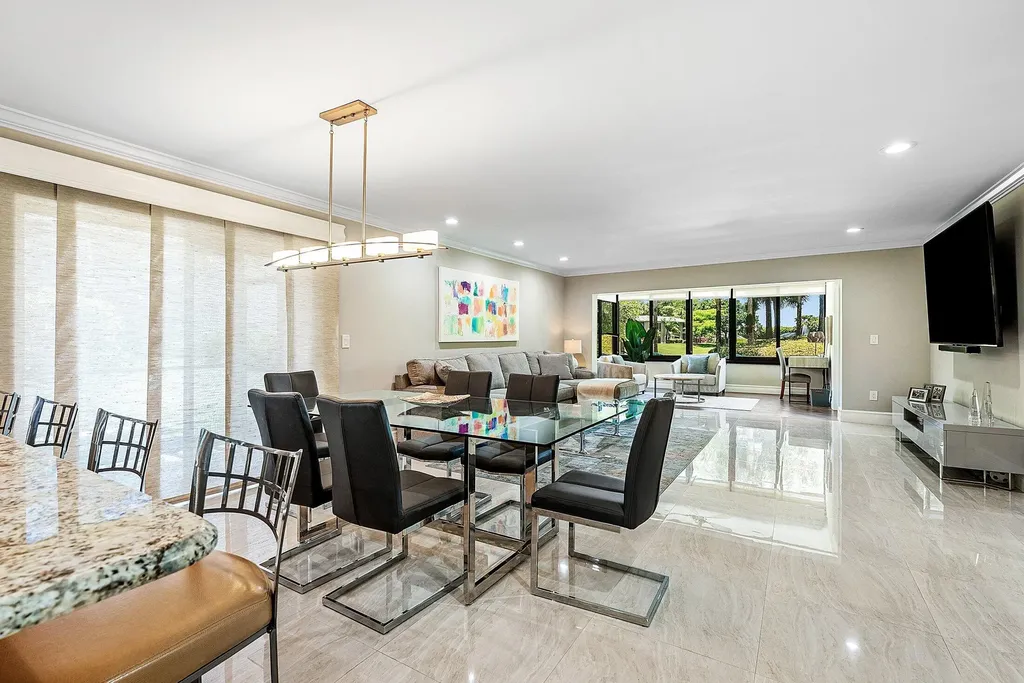 18 Westgate Lane Boynton Beach FL 33436