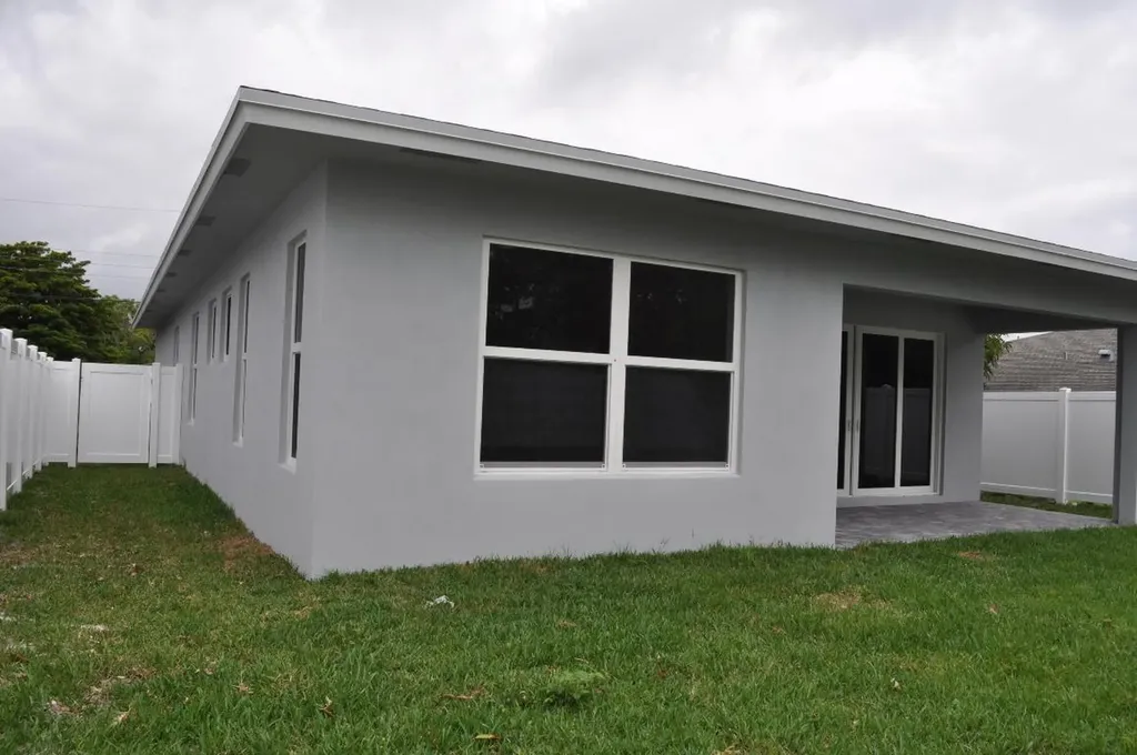 715 NW 1st Street Delray Beach FL 33444