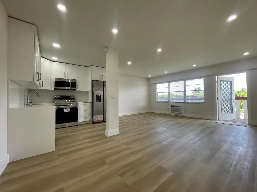 328 Brighton Boca Raton FL 33434