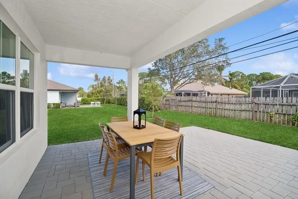 1922 SW Mandrake Circle Port St Lucie FL 34952