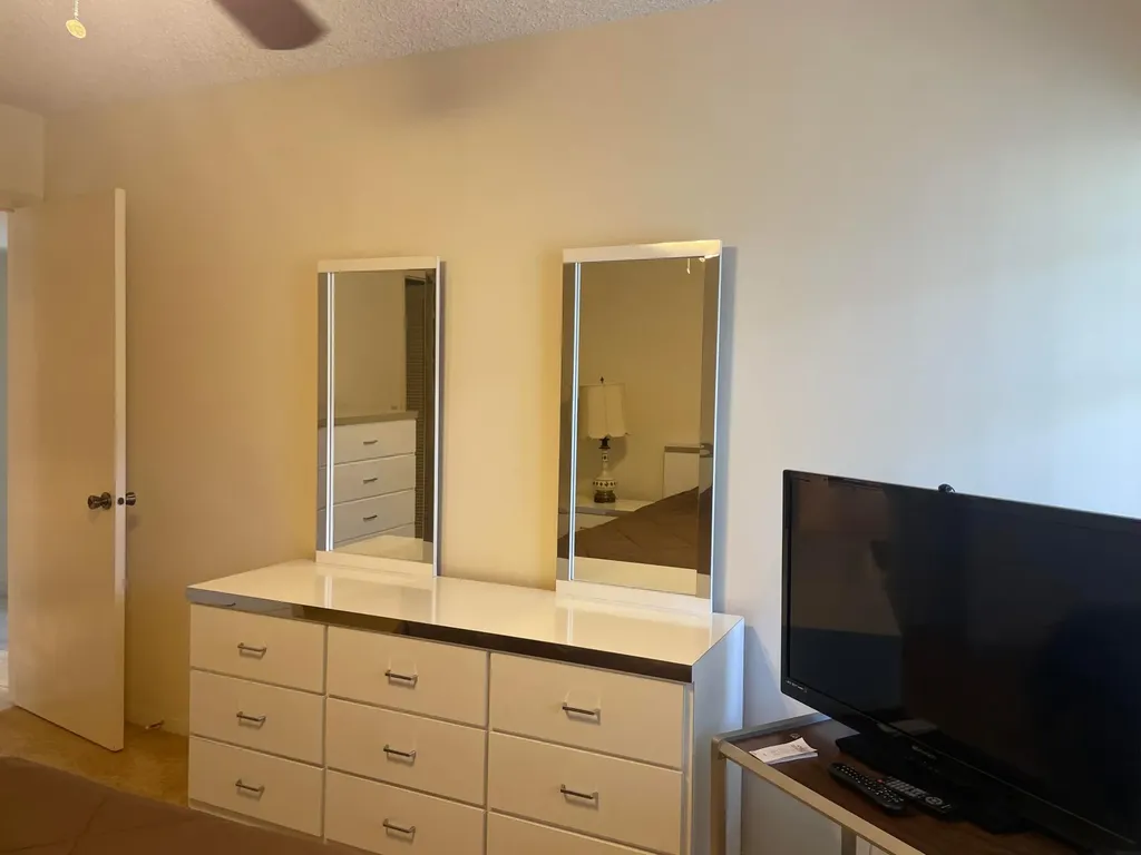 705 Normandy O Delray Beach FL 33484