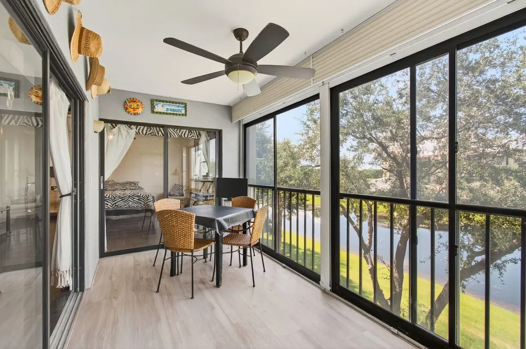 7290 Kinghurst Drive Delray Beach FL 33446