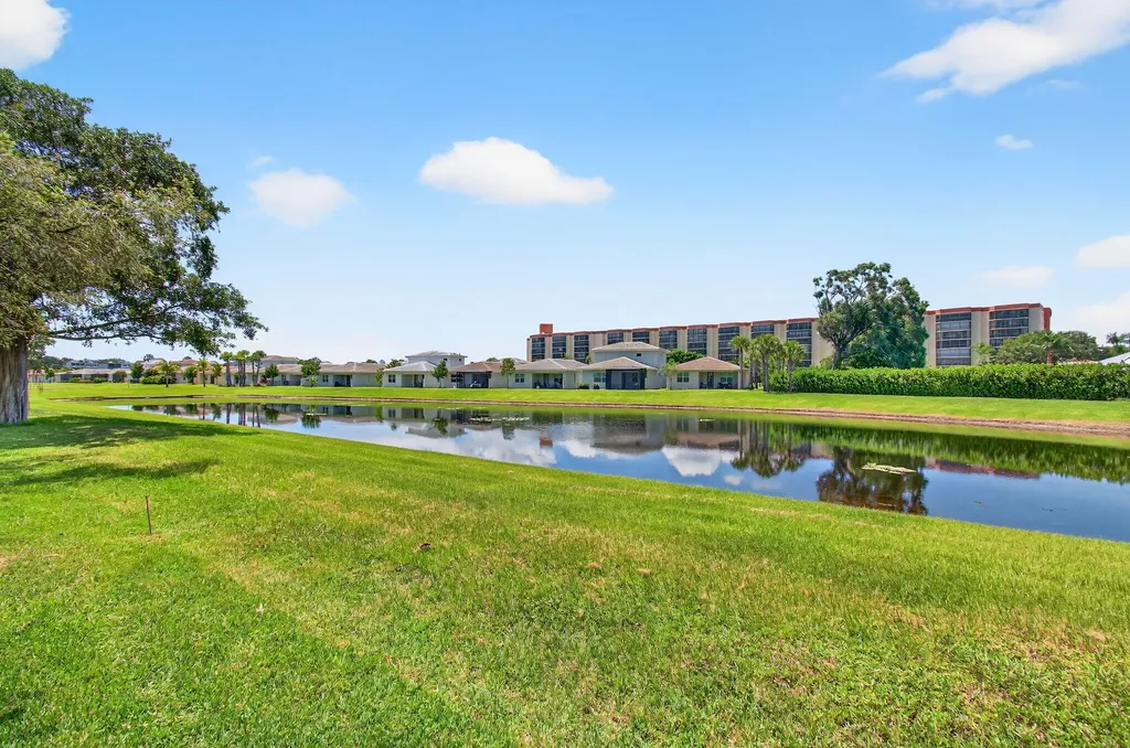 7290 Kinghurst Drive Delray Beach FL 33446