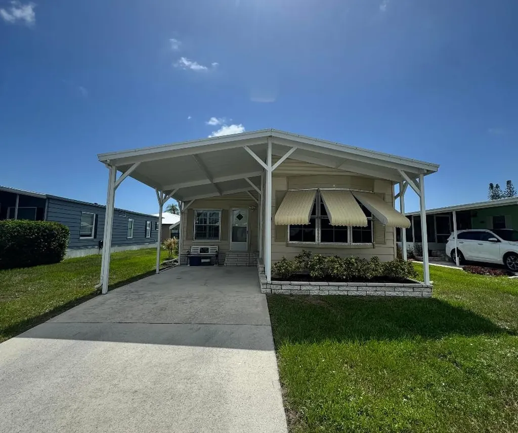 49 Verde Vista Fort Pierce FL 34951
