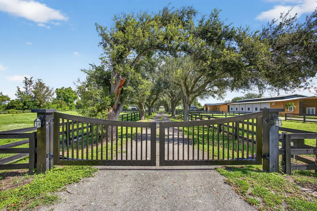 16229 Rustic Road Wellington FL 33470