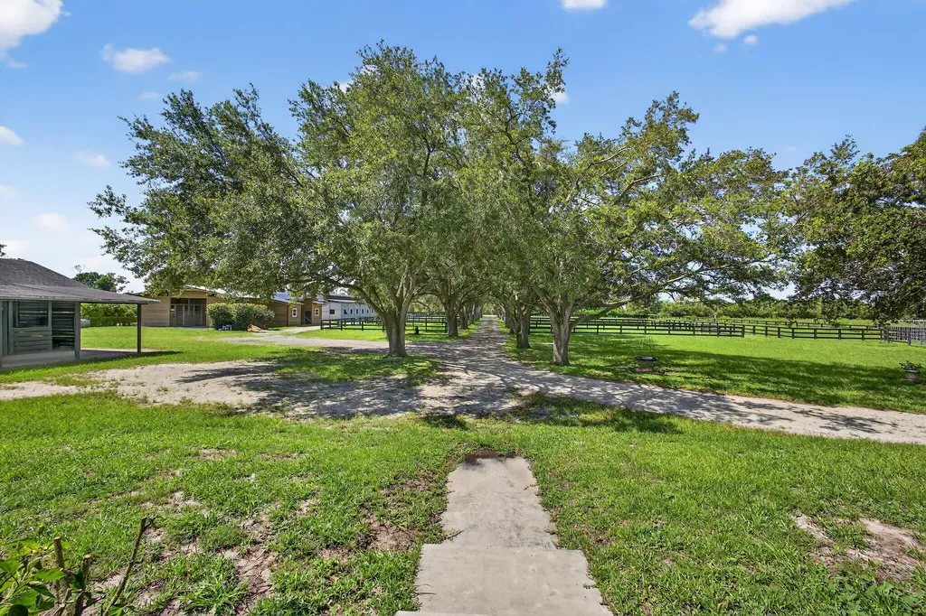 16229 Rustic Road Wellington FL 33470