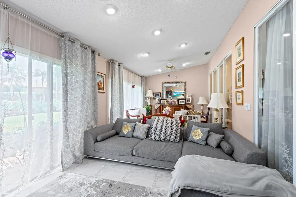 4520 Catamaran Circle Boynton Beach FL 33436