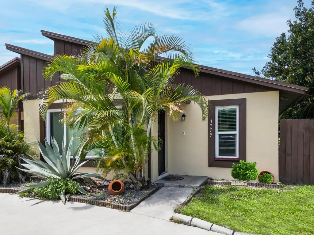 3779 Mil Pond Court Greenacres FL 33463