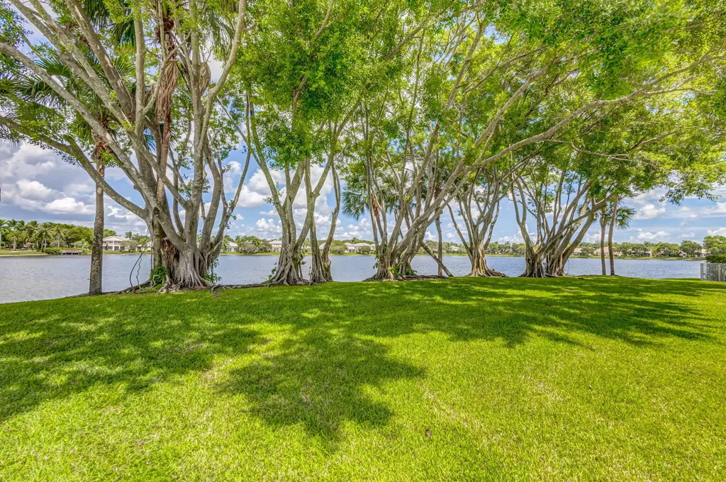 1891 Oak Berry Circle Wellington FL 33414