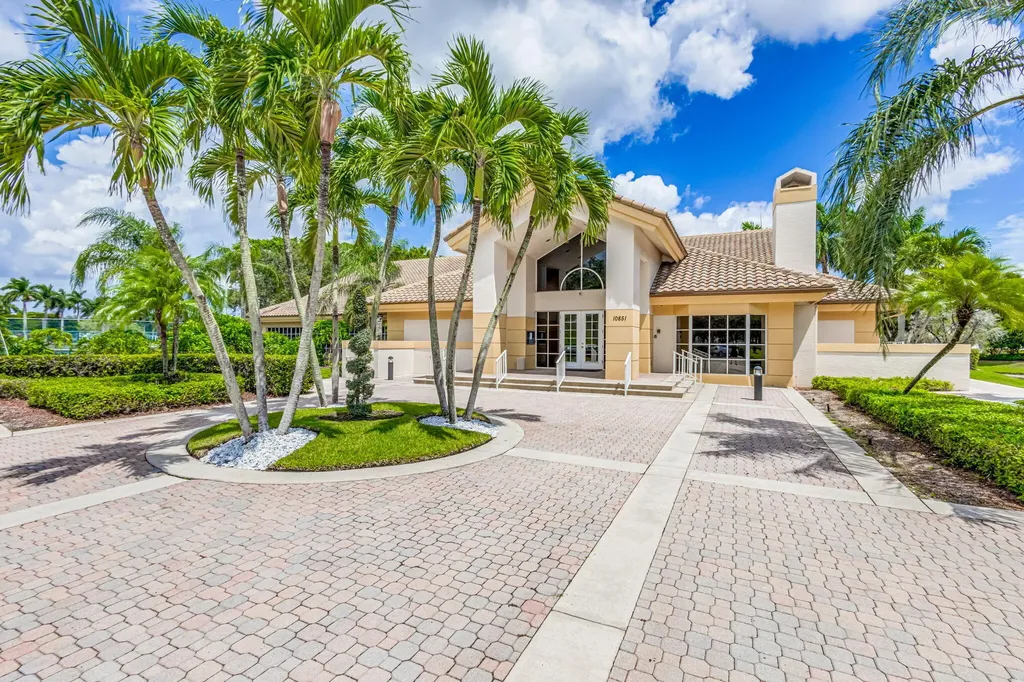 1891 Oak Berry Circle Wellington FL 33414