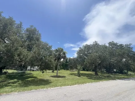 2070 SW 8th Street Okeechobee FL 34974