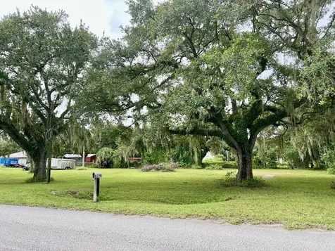 2070 SW 8th Street Okeechobee FL 34974