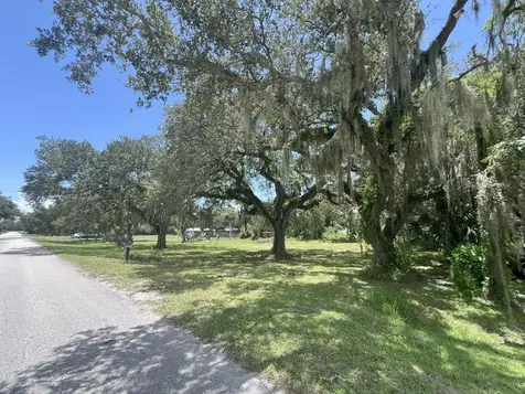 2070 SW 8th Street Okeechobee FL 34974