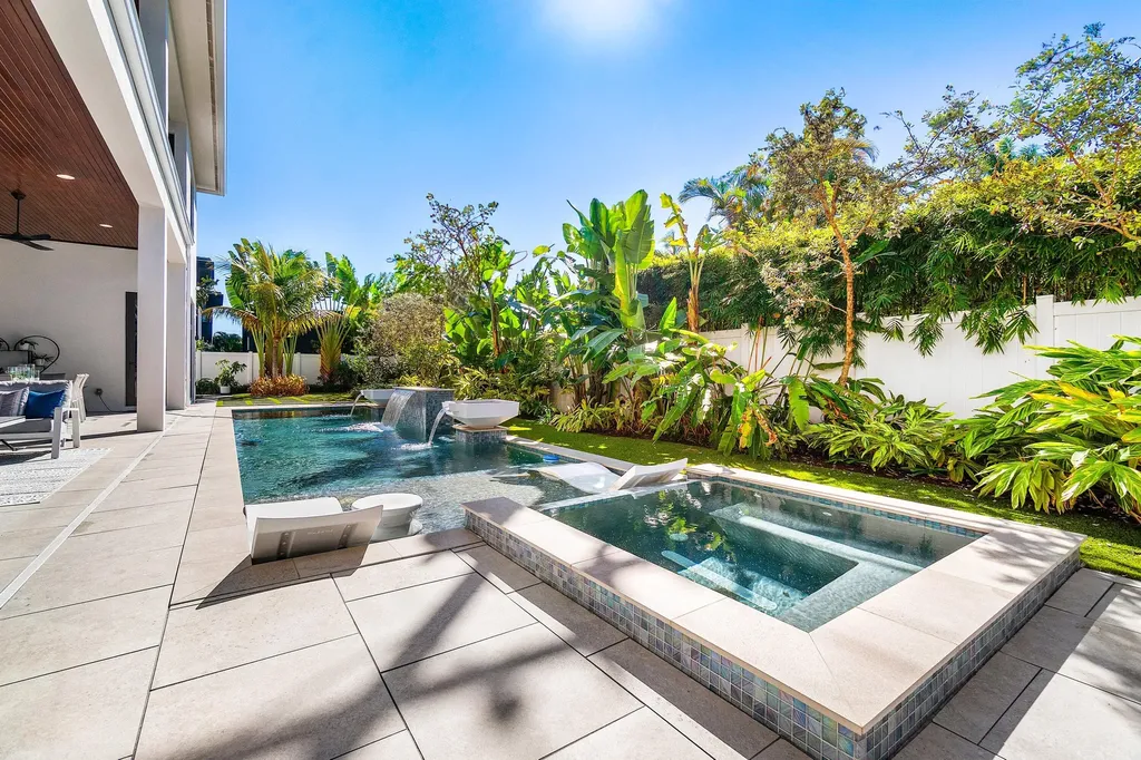 450 NE 10th Street Boca Raton FL 33432