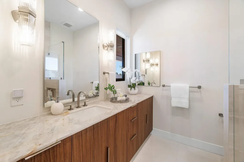 450 NE 10th Street Boca Raton FL 33432