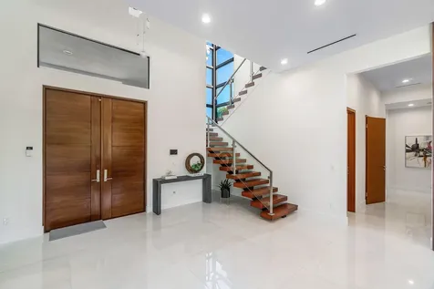 450 NE 10th Street Boca Raton FL 33432