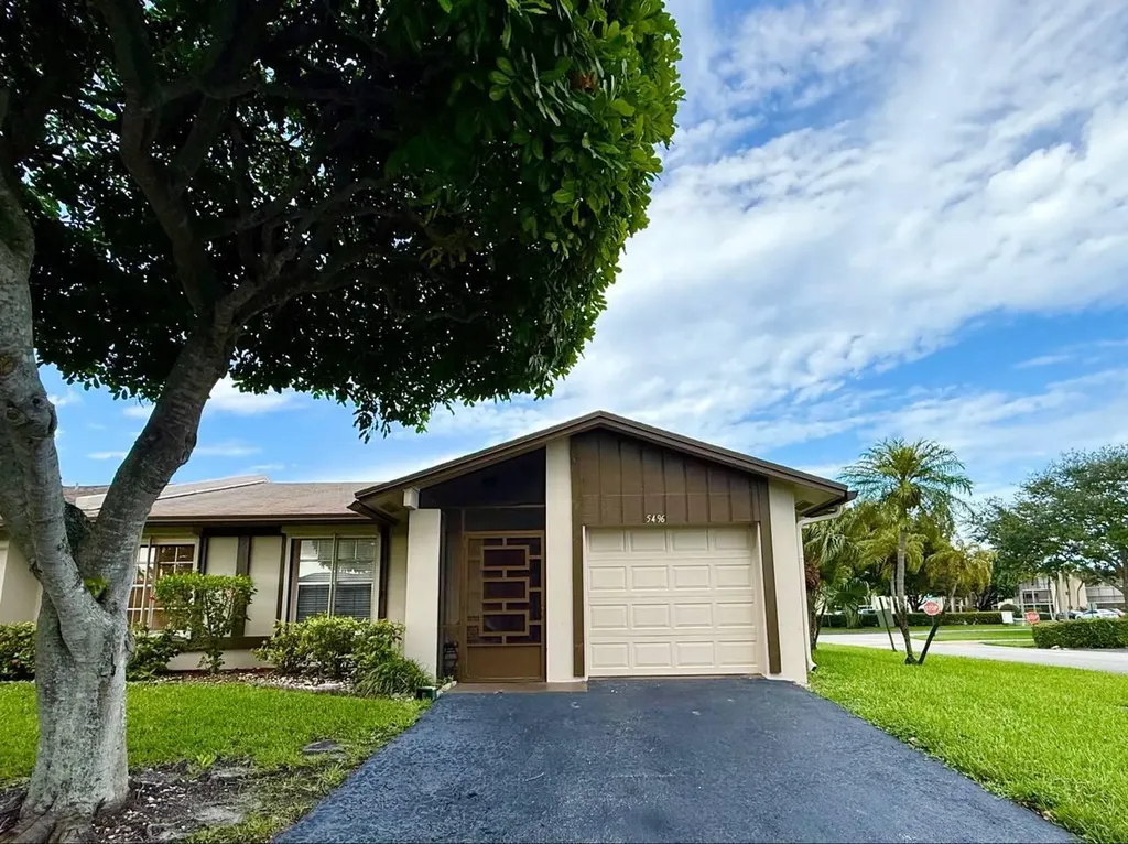 5496 Viburnum Circle Delray Beach FL 33484