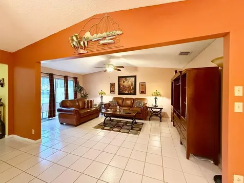 5496 Viburnum Circle Delray Beach FL 33484